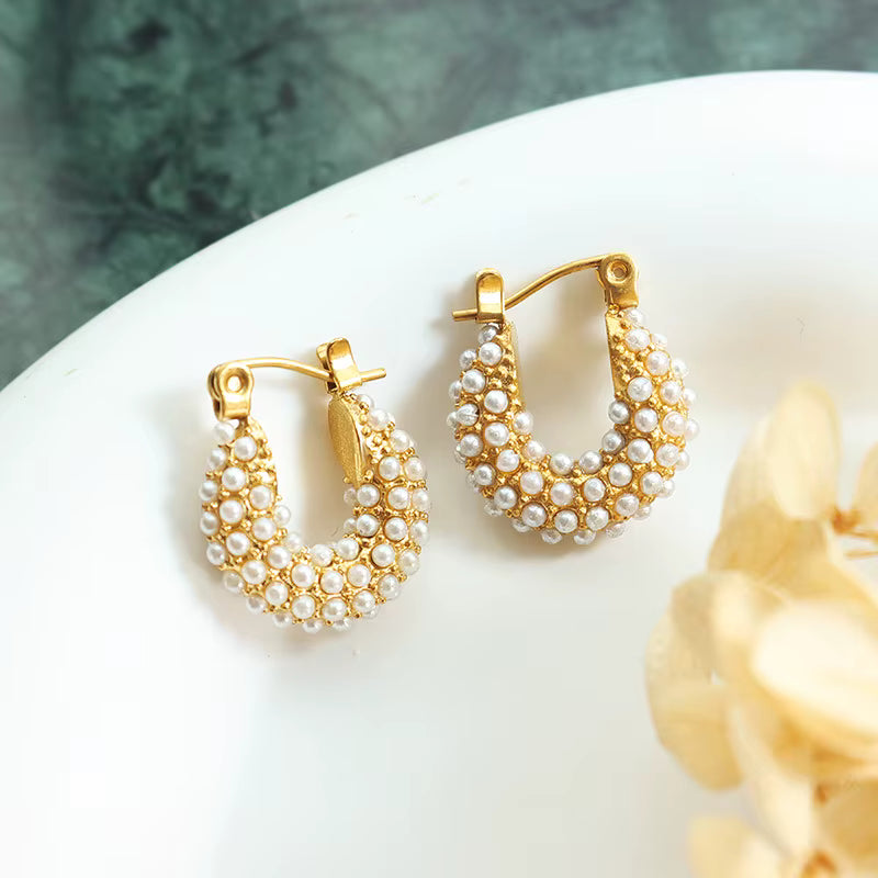 Elara Pearl Earrings